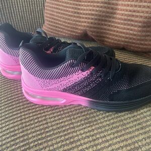 Women’s Black and Pink Lightweight Athletic Sneakers